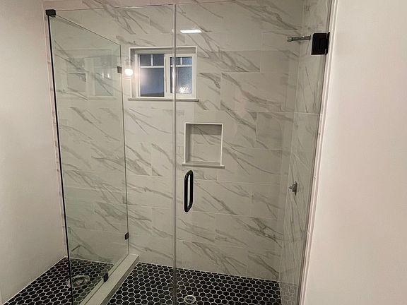 4th image of 13204 E Beverly Blvd
