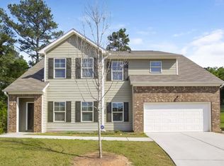 4251 Oak Field Dr, Loganville, GA 30052