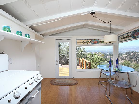 3rd image of 3112 Goodview Trl