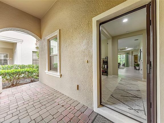 3rd image of 10038 Montevina Dr