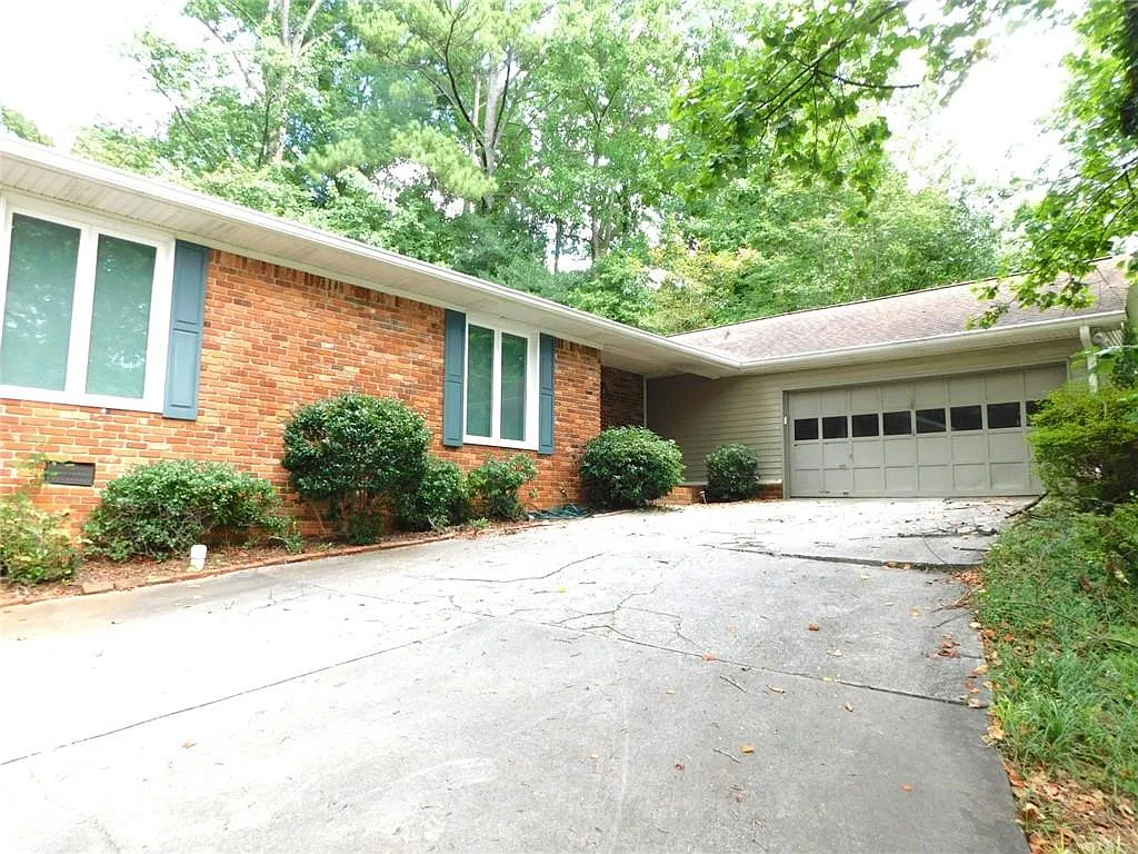 3 bed, 2.5 bath, 2153 sqft, $2,895 — Photo 1