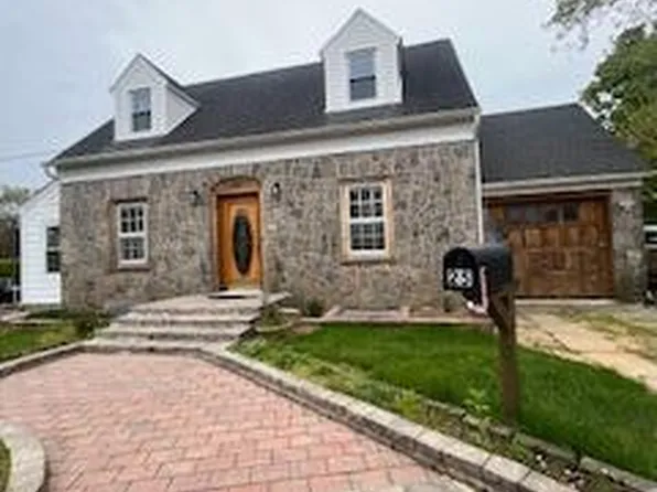 (undisclosed Address), Freeport, NY 11520