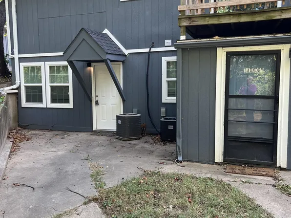 222 SE 101st Rd #4, Warrensburg, MO 64093