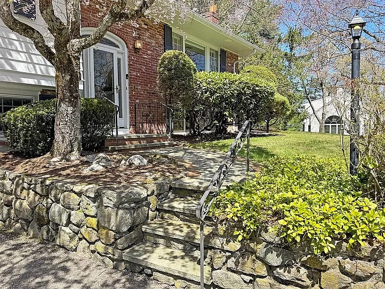 43 Sherburn Cir — Photo 22
