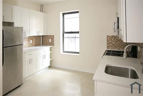 2392 Mott Ave #3 — Photo 6