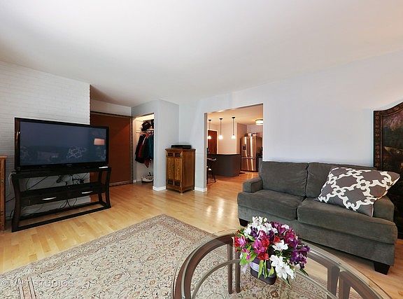4th image of 27 S Waiola Ave APT 101