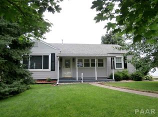 1714 Crescent Dr, Pekin, IL 61554