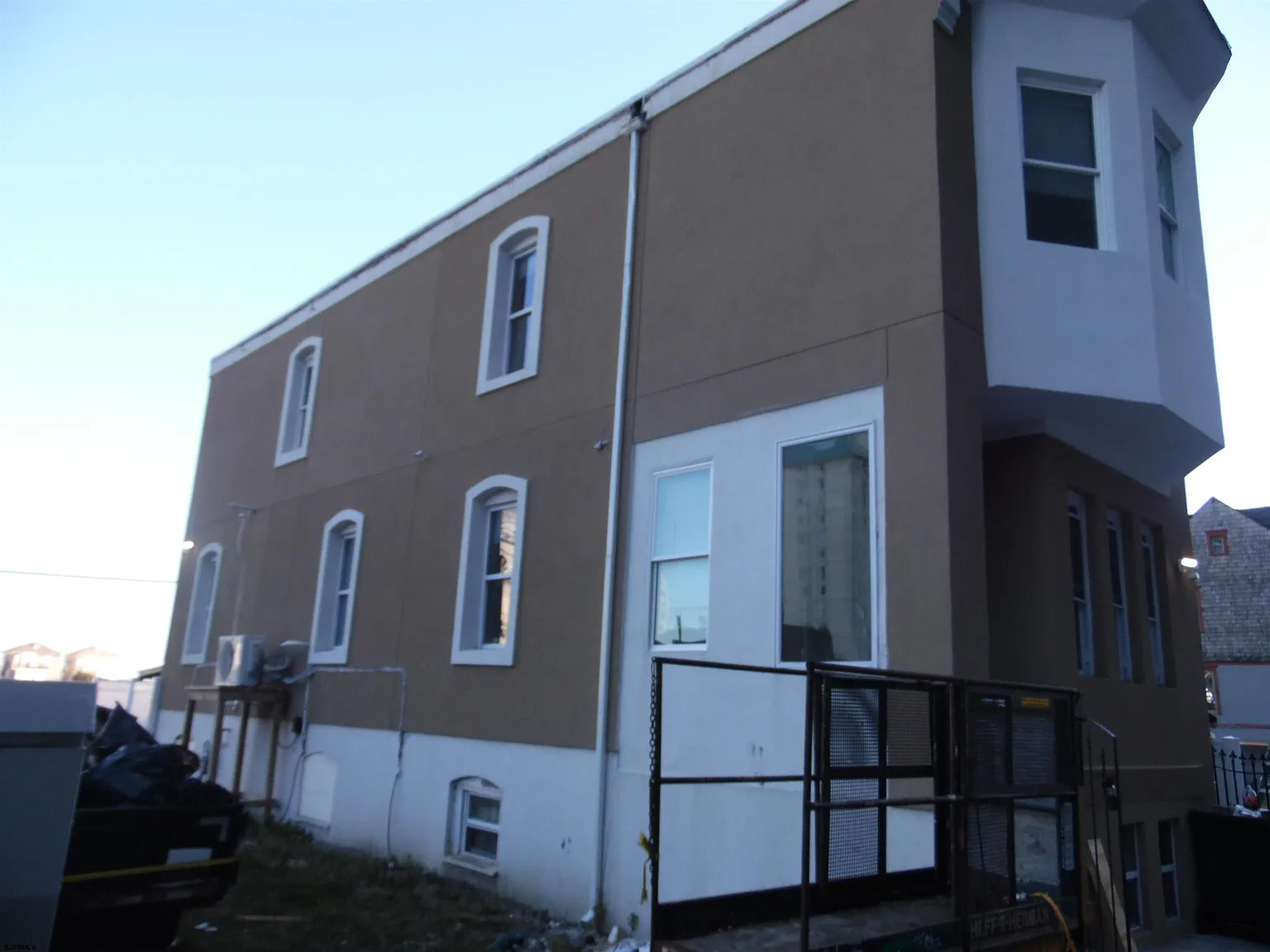 217 S Metropolitan Ave photo 1