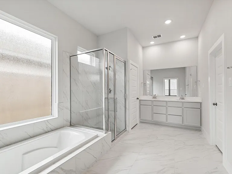 2418 Russet Forest Dr — Photo 17