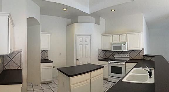 2nd image of 7633 Parkwood Plaza Dr