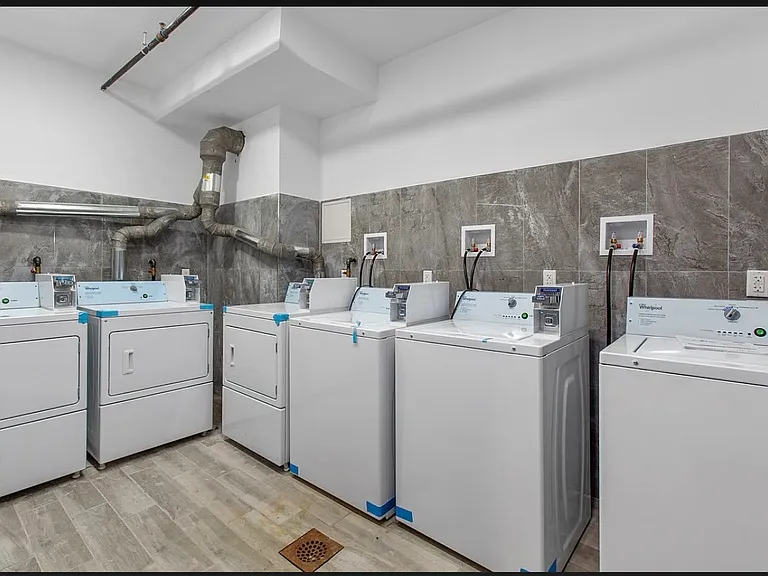 14-43 31st Ave #2B — Photo 8