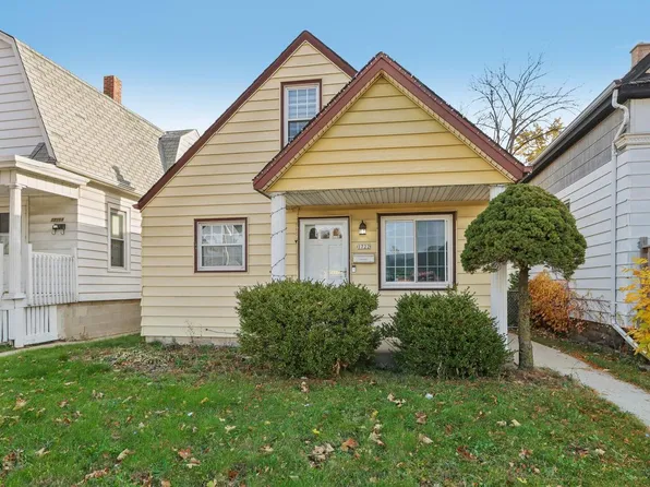 1722 South 76th STREET, West Allis, WI 53214