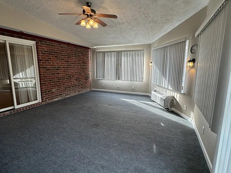 425 Spauldingwood Rd — Photo 8
