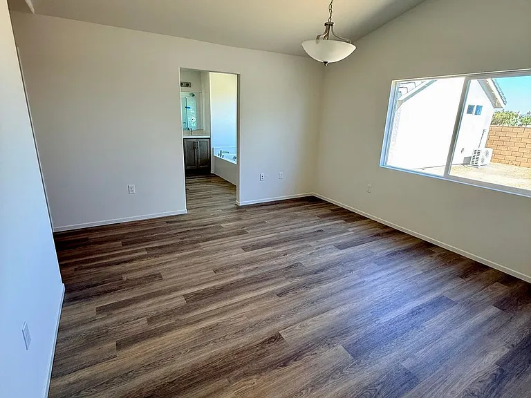 11702 Sebastian Rd — Photo 24