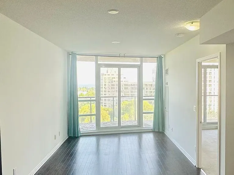 2230 Lake Shore Blvd W #801 — Photo 6
