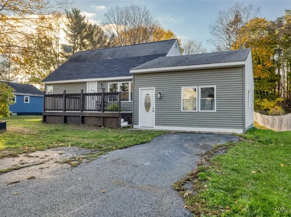 67 Greenwood Pl, Springville, NY 14141