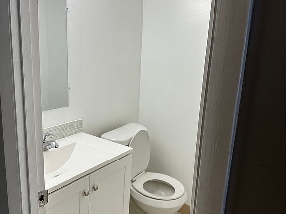 3rd image of 700 NW 214th St APT 609