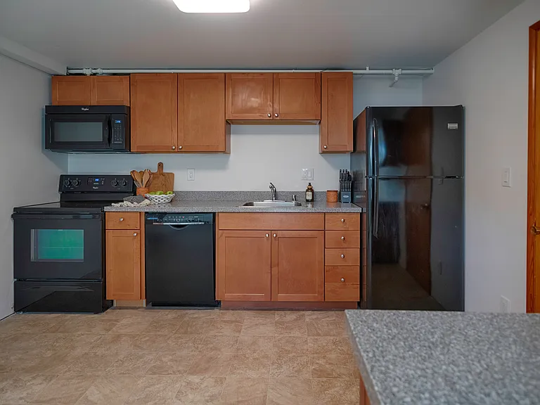 540 N 83rd St #B — Photo 2