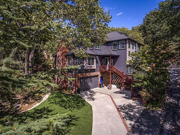 3rd image of 1191 Yellowstone Dr