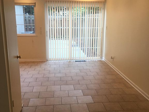 4th image of 2130 Cottingham Dr #2130