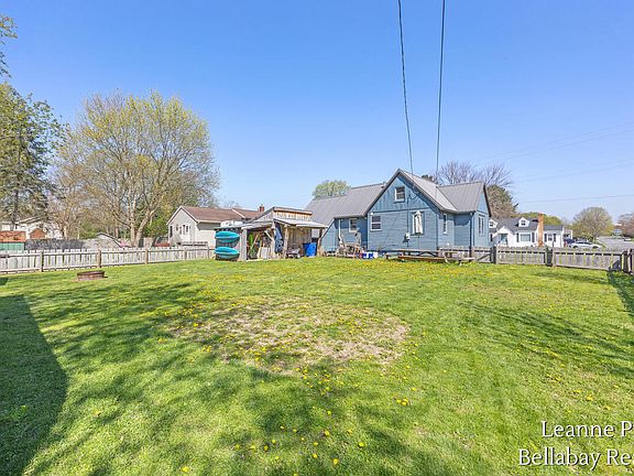 4th image of 636 E Colfax St