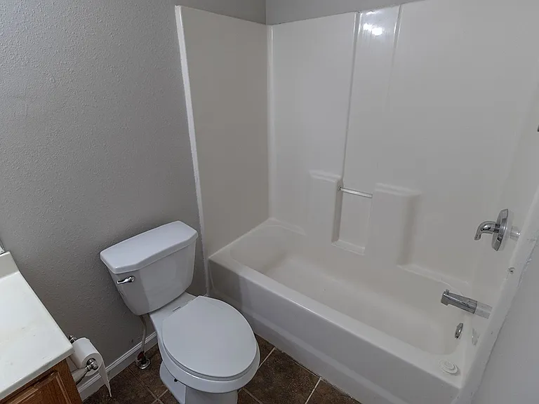 1401-1403 Bodie Dr — Photo 25