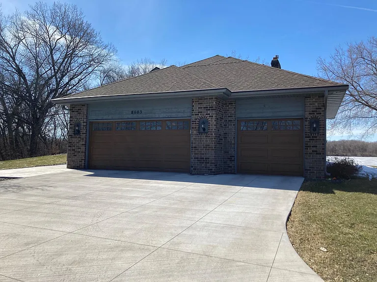8603 Glacier Ln N — Photo 6