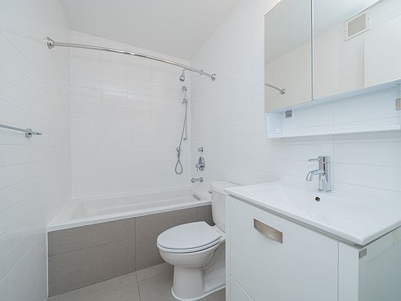 4th image of 250 W 19th St APT 2L