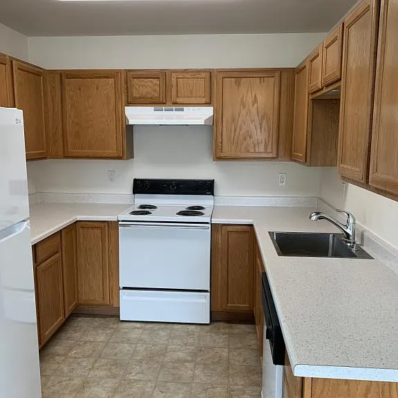 231 NW 3rd St #3 — Photo 1