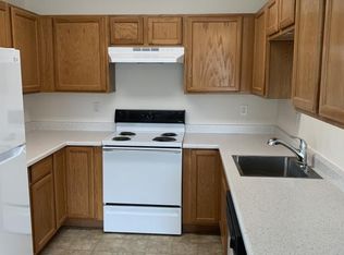 231 NW 3rd St APT 3, Newport, OR