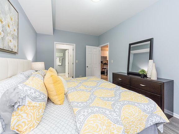 5th image of 2720 W Cortland St APT 205