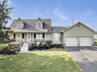 174 Hickory Ln, Jacksboro, TN 37757
