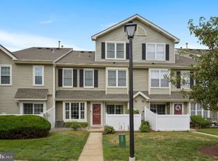 902 Yarmouth Ln, Mount Laurel, NJ 08054