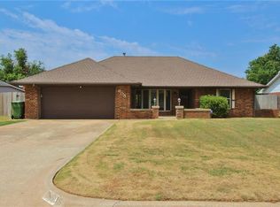 605 John F Kroutil Dr, Yukon, OK 73099