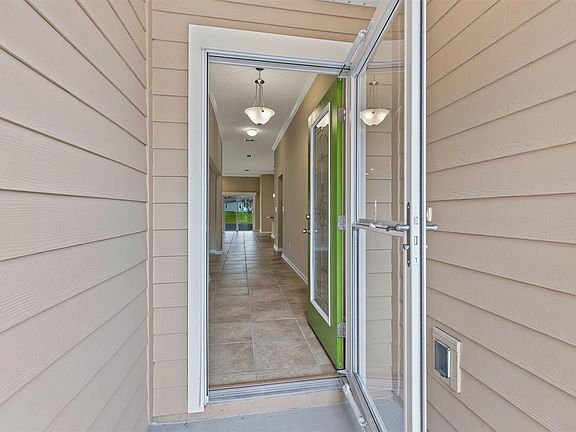 3rd image of 797 Pullman Cir