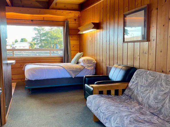 971 N Montesano St, Westport, WA