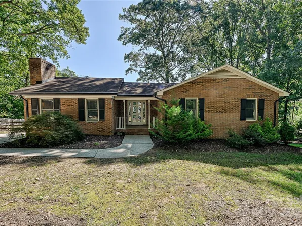 316 Henderson Cir, Harrisburg, NC 28075