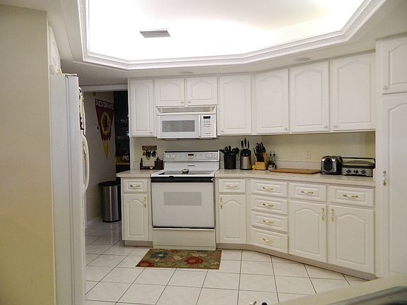 5th image of 1734 Lakeview Blvd