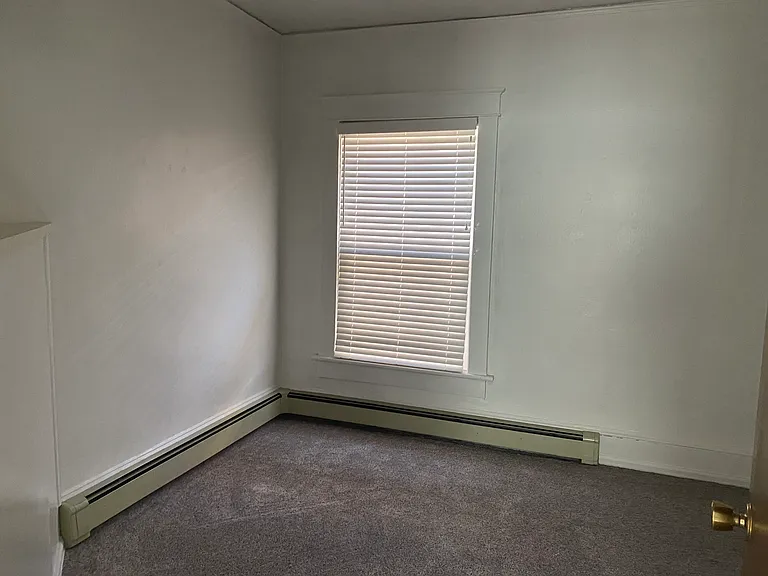 215 Ross Ave — Photo 8