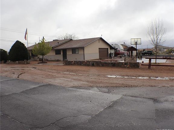 4th image of 319 Van Buren St