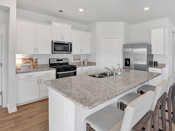5th image of 91 Clearwater Dr
