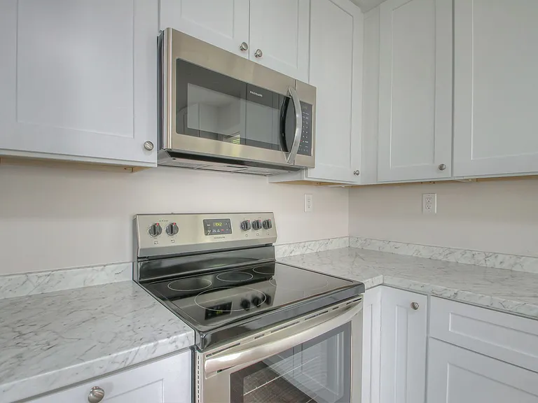 350 Beechcroft Rd #6 — Photo 8