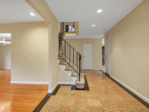 5th image of 47 Carriage Rd