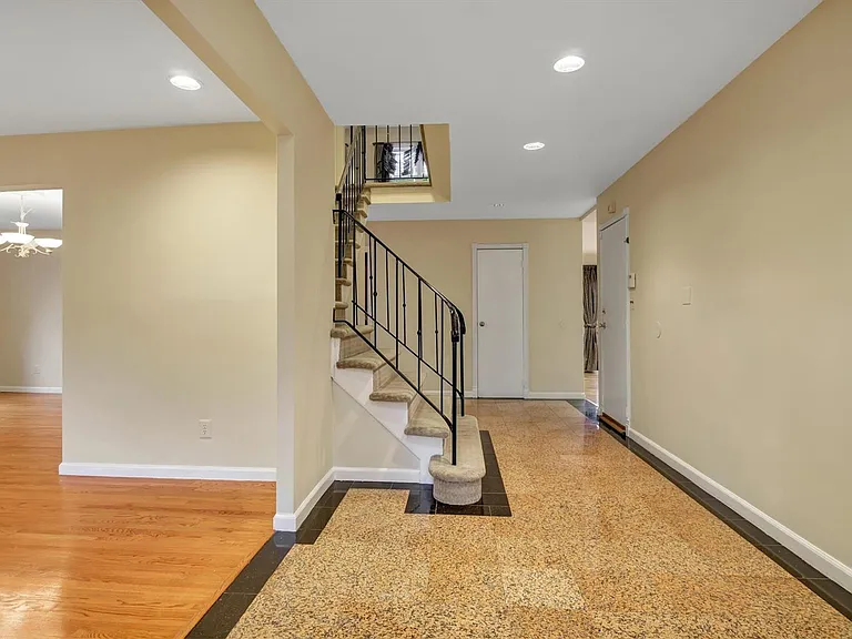 47 Carriage Rd — Photo 5