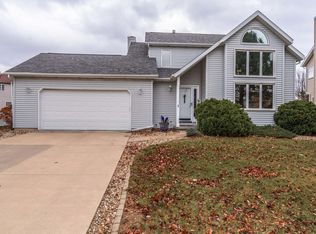 804 Eddy Rd, Bloomington, IL 61704