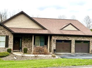 2636 Robbins Station Rd, North Huntingdon, PA 15642