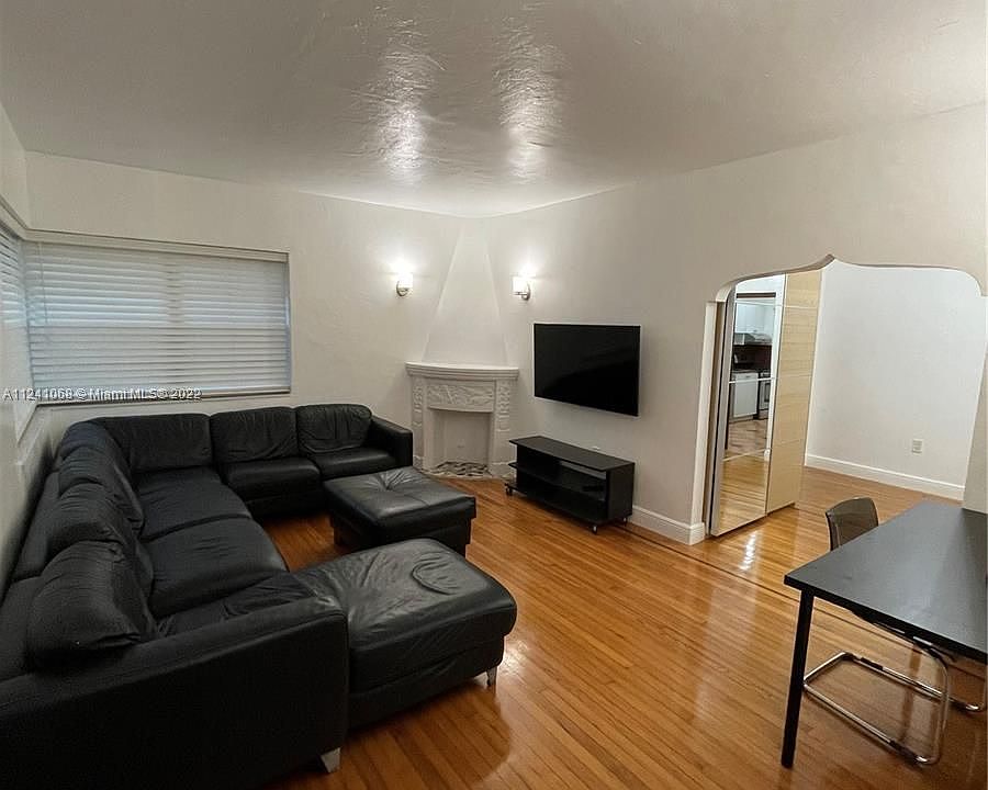 1st image of 2901 Sheridan Ave #6