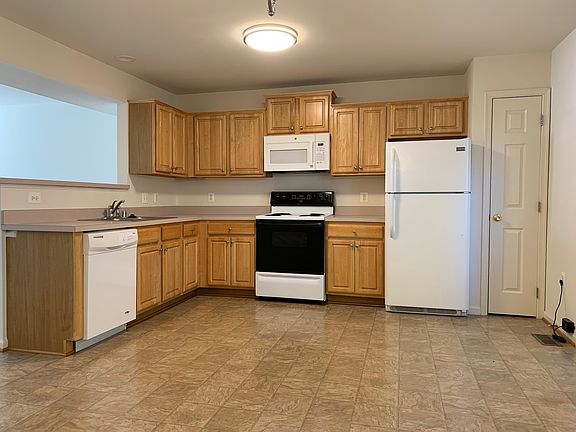 3rd image of 203 Merrill Ct