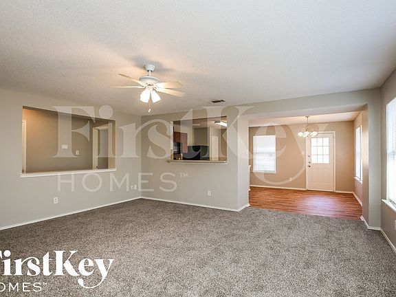 3rd image of 3425 Pinebrook Dr