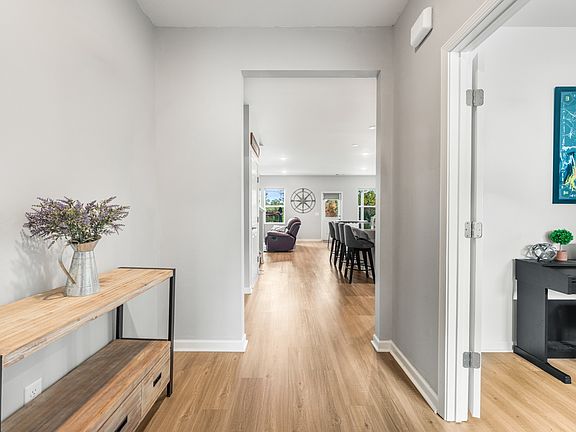 4th image of 252 Brook Ave